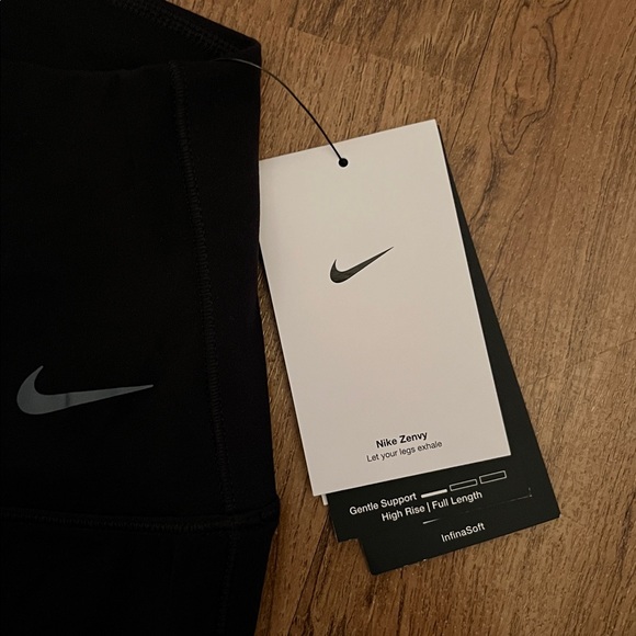 NWT Nike Zenvy High-Rise Flared Leggings - Picture 6 of 11
